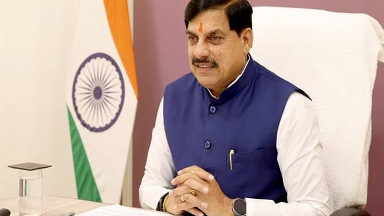 हाटपिपल्या में सड़क विकास परियोजना