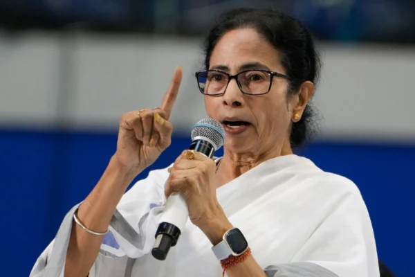 सुप्रीम कोर्ट में TMC नाम और चुनाव चिह्न विवाद की सुनवाई