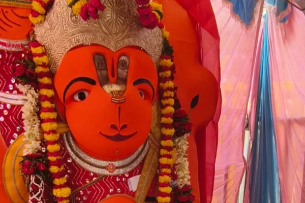 उज्जैन के खड़े हनुमान मंदिर में हनुमान प्रतिमा