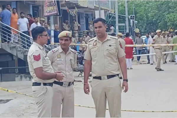 दिल्ली जिम ट्रेनर हत्या मामले में आया नगर में घटनास्थल पर पुलिस की जांच और मौके की स्थिति
