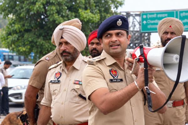 पंजाब की LPU में छात्र बवाल के बाद पुलिस बल की तैनाती
