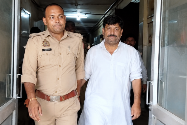 महिला बैंककर्मी मामले में गिरफ्तार सपा नेता राजन रिजवी