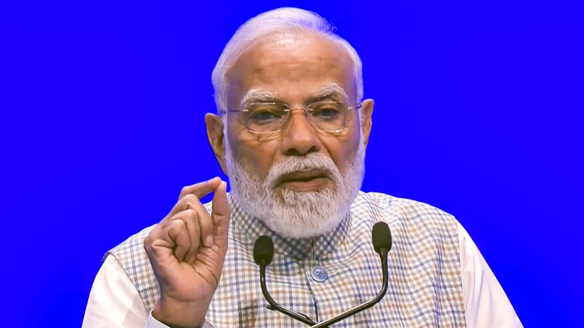 प्रधानमंत्री नरेंद्र मोदी इंडिया मोबाइल कांग्रेस के 10वें संस्करण के उद्घाटन के दौरान