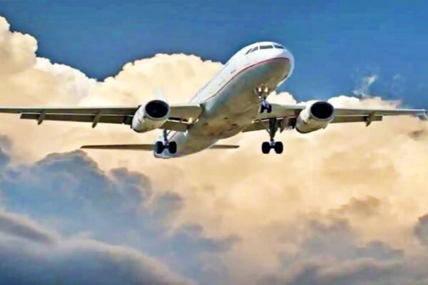 छठ पर फ्लाइट किराया बढ़ने के कारण दिल्ली से पटना जाने वाले यात्रियों की परेशानी