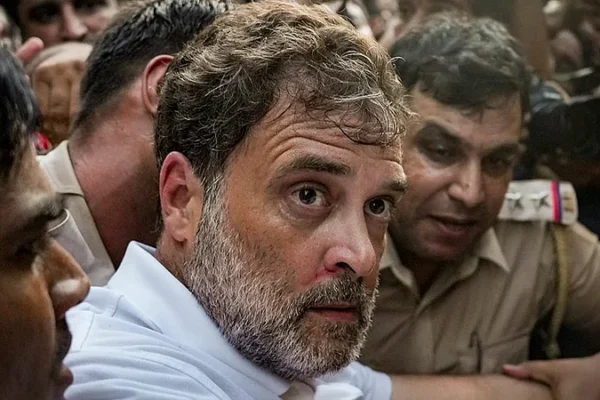 राहुल गांधी जंतर-मंतर पर ज्ञानेश कुमार के खिलाफ विपक्षी प्रदर्शन में पहुंचे