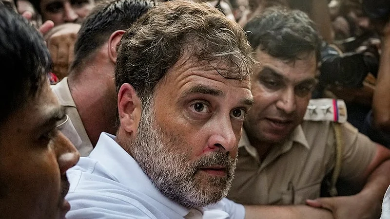 राहुल गांधी जंतर-मंतर पर ज्ञानेश कुमार के खिलाफ विपक्षी प्रदर्शन में पहुंचे