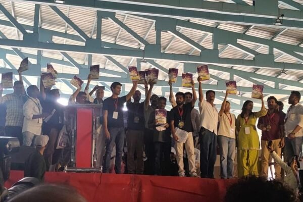बेंगलुरु CJP प्रदर्शन में ध्रुव राठी, प्रकाश राज और अभिजीत दीपके की मौजूदगी