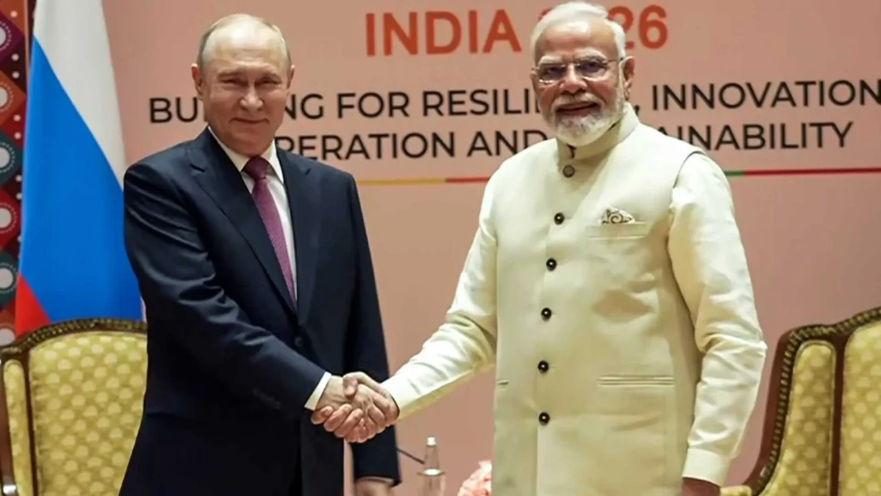 प्रधानमंत्री नरेंद्र मोदी और राष्ट्रपति व्लादिमीर पुतिन की मुलाकात