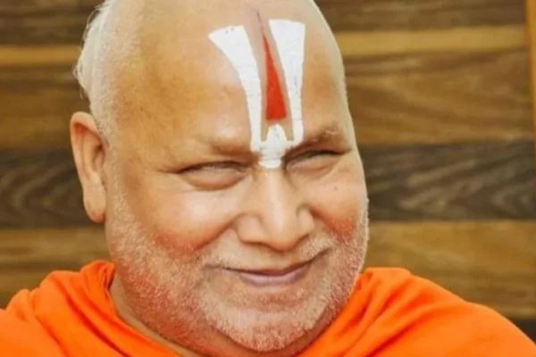 जगद्गुरु रामभद्राचार्य के खिलाफ प्रयागराज कोर्ट में दाखिल याचिका